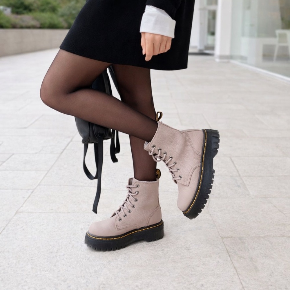 Dr Martens Jadon Platform Boot Vintage Taupe Pisa NWOT